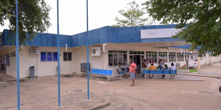 Dois homens são baleados após discussão por troca de música no carro em Boa Vista