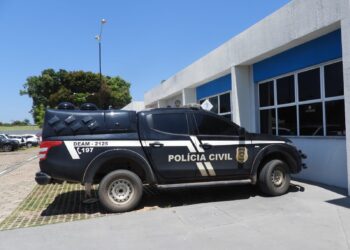 Ex tranca jovem em casa e corta cabelo dela com faca durante agressão em Boa Vista