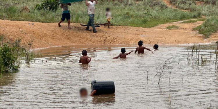 Fortes chuvas alagam estradas, arrastam pontes e Roraima tem impacto em dez dos 15 municípios