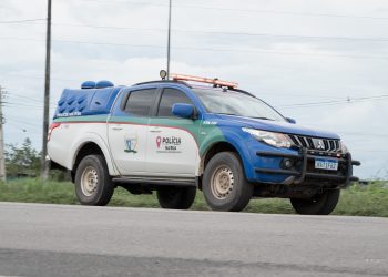 Ladrões são detidos por moradores após pai rastrear celular roubado da filha e vão presos em Boa Vista